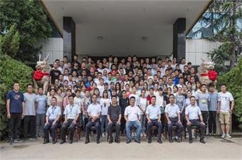 山东旗舰集团召开2020年大中专生座谈会