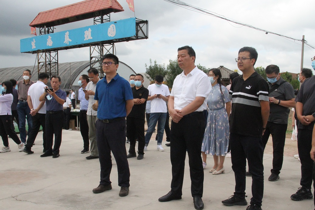 省部级农业专家莅临旗舰富足古酿小镇参观指导